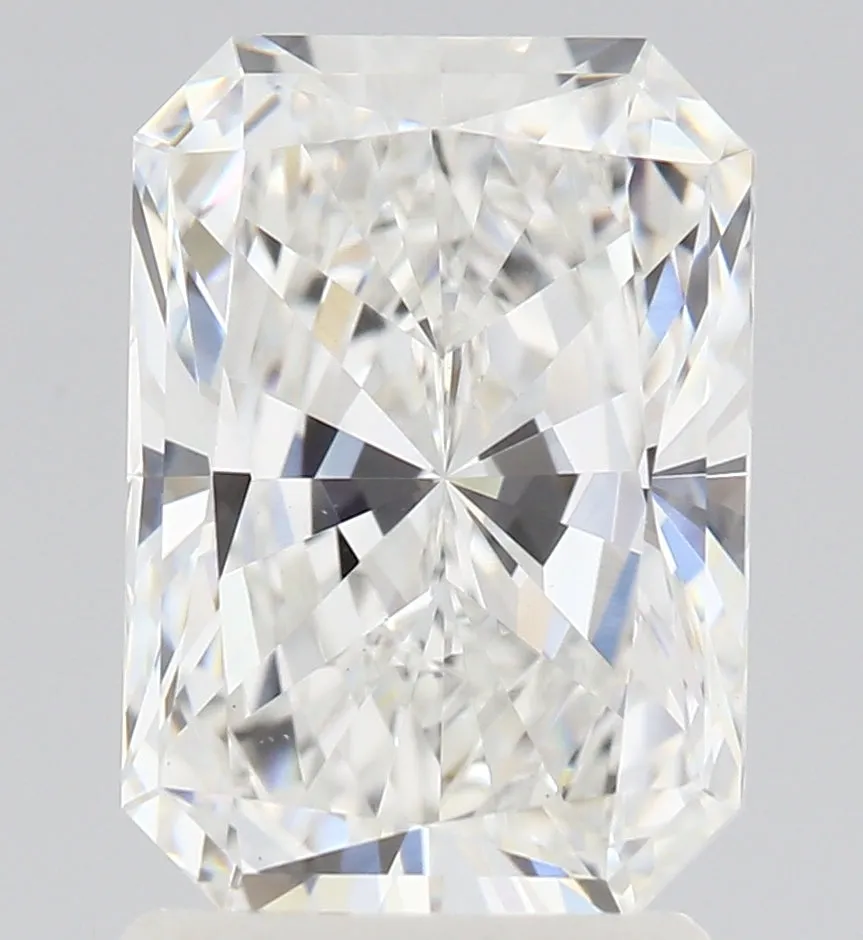 2.03Ct E VVS2 IGI Certified Radiant Lab Grown Diamond