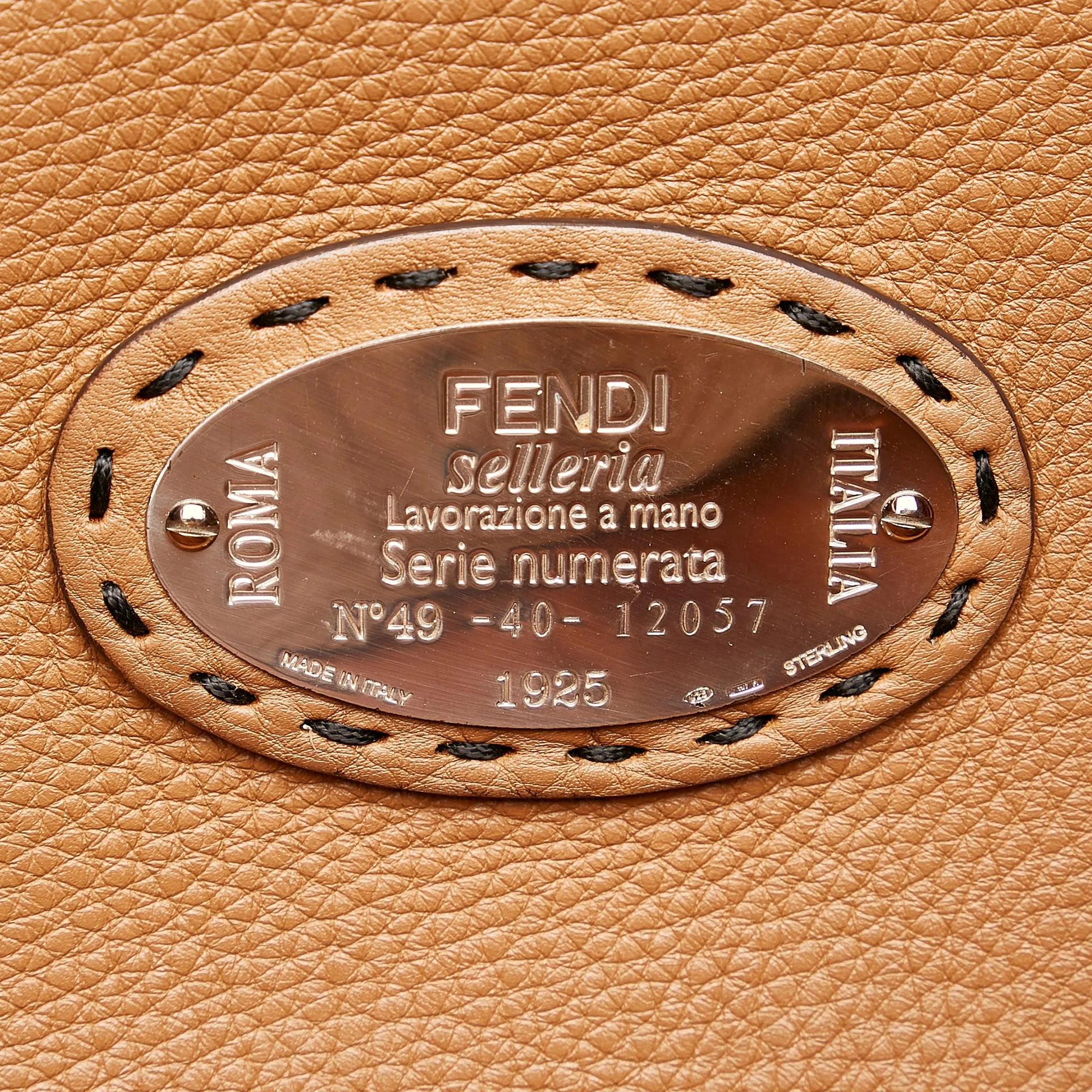 Fendi Selleria Carla Leather Tote Bag (SHG-33430)