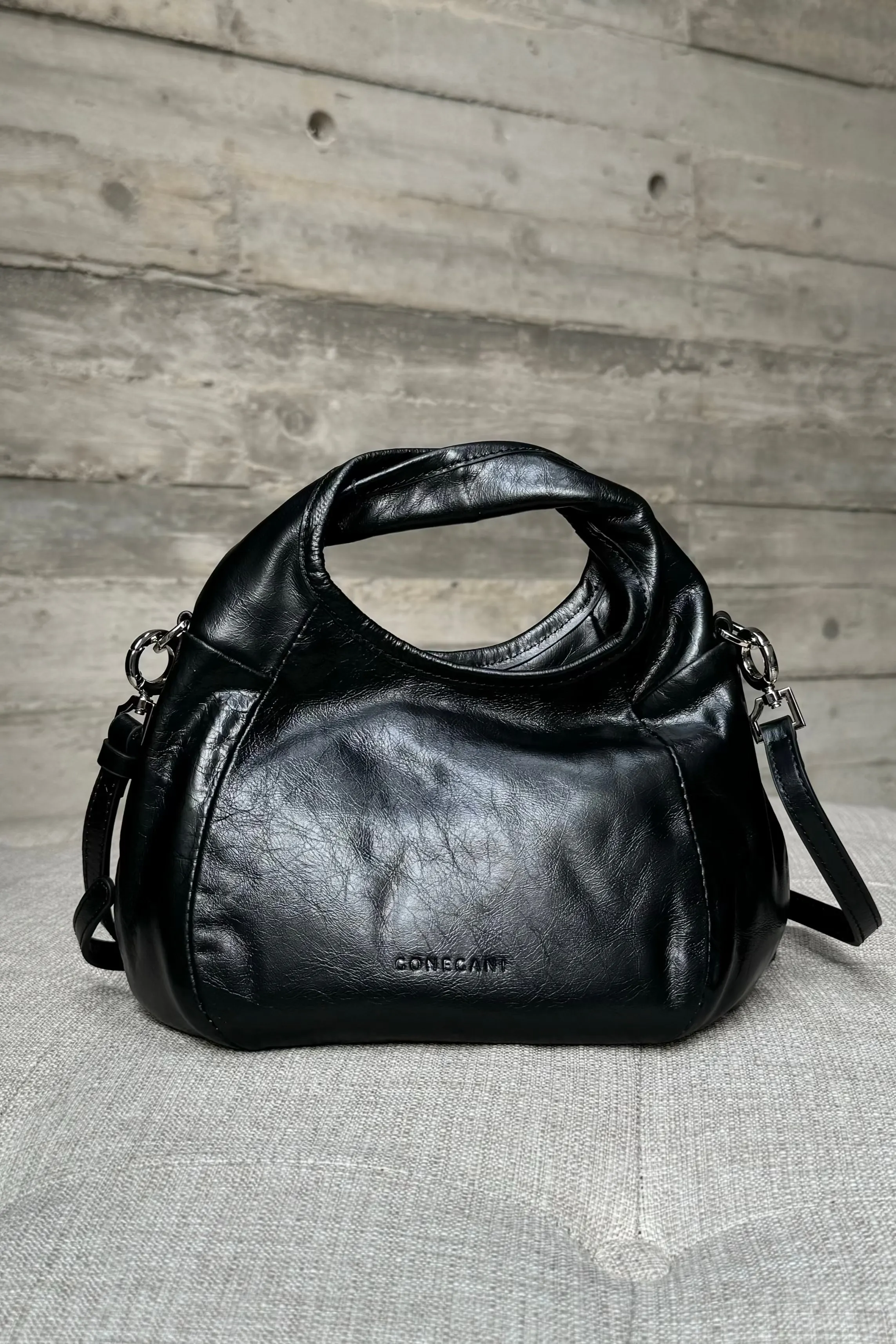 Hobo Twist Bag - Black Tas Wanita Bahan Grain Leather - AC3080060