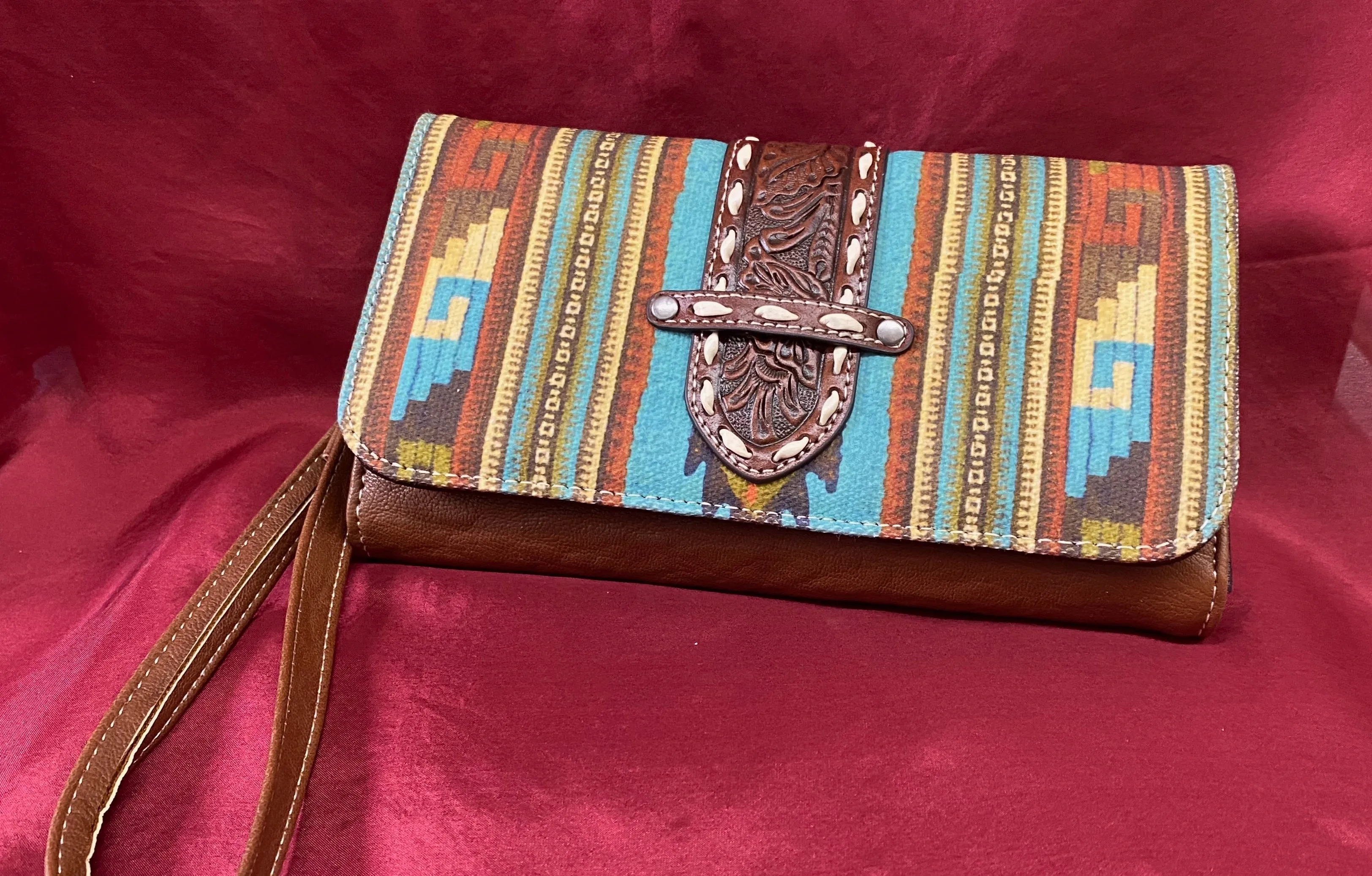 LADIES BLAZIN ROXX SOUTHWESTERN WALLET