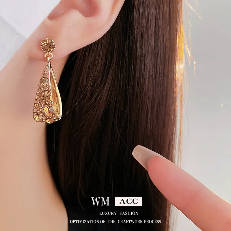 Luxurious Droplet Geometric Alloy Electroplating Earrings