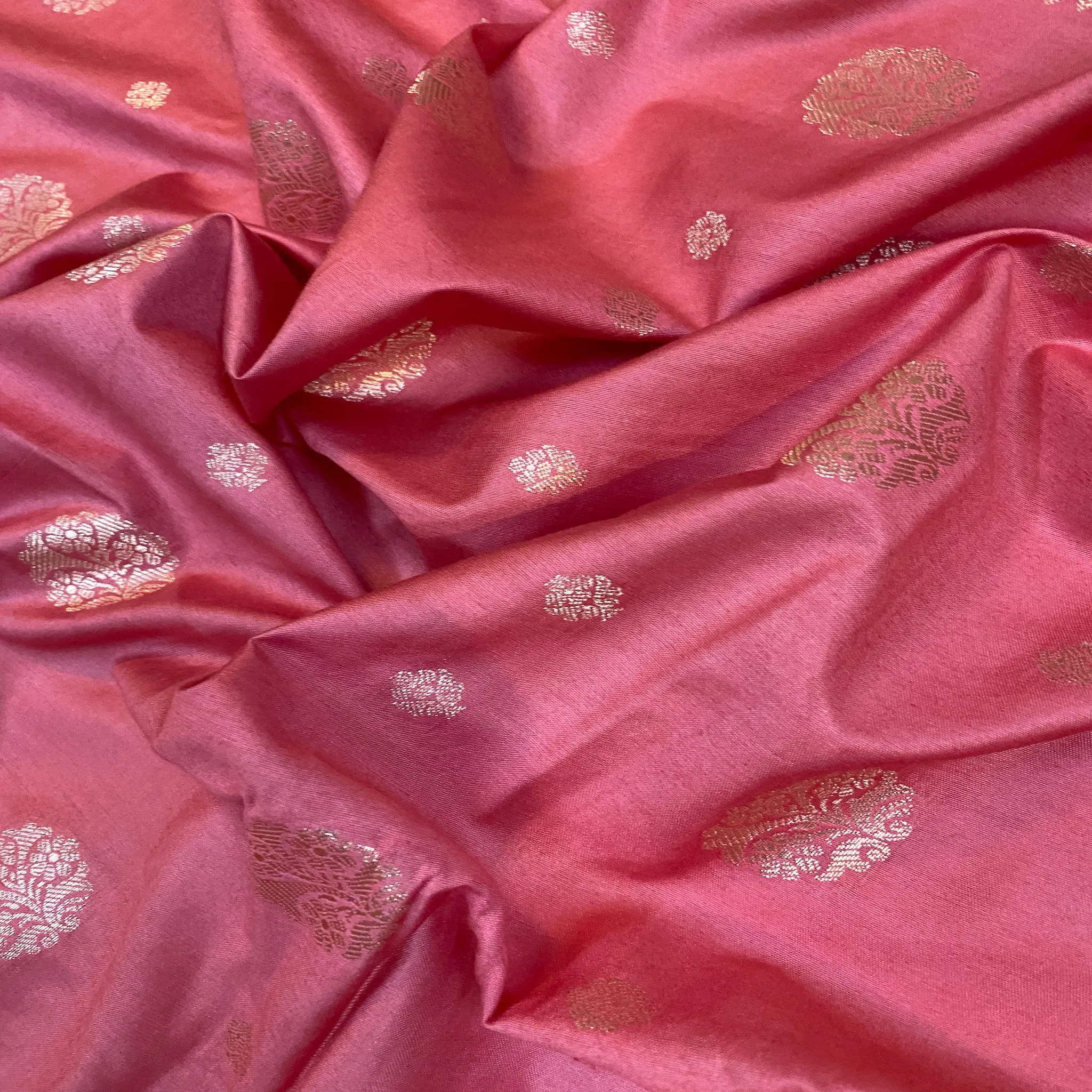 Luxurious Pink Handloom Crepe Banarasi Silk Saree