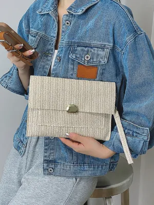 Minimalist Straw Bag With Wristlet