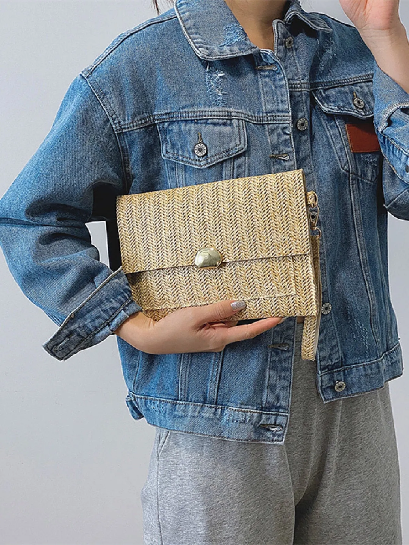 Minimalist Straw Bag With Wristlet